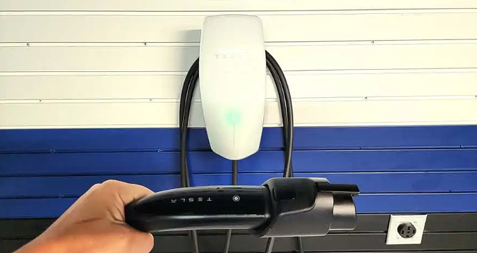 特斯拉的萬能墻式連接器怎么樣？