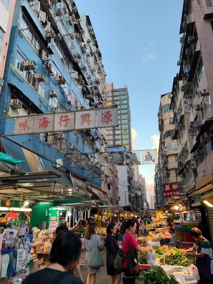 香港最準(zhǔn)最快資料免費(fèi)有沒(méi)有香港兇部資料賣(mài)，香港資料與兇部資料，真實(shí)、免費(fèi)還是陷阱？